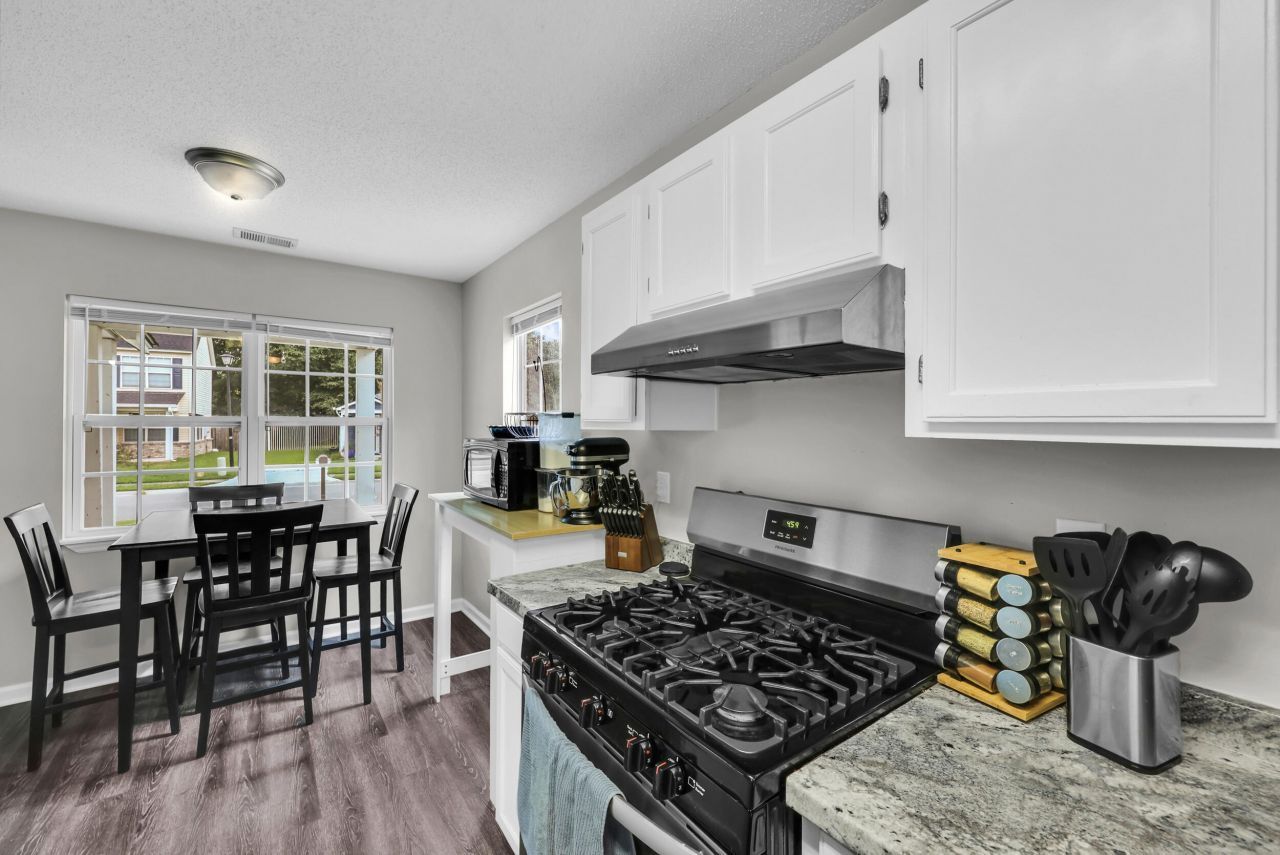 43 Woodleaf Court Photo 7