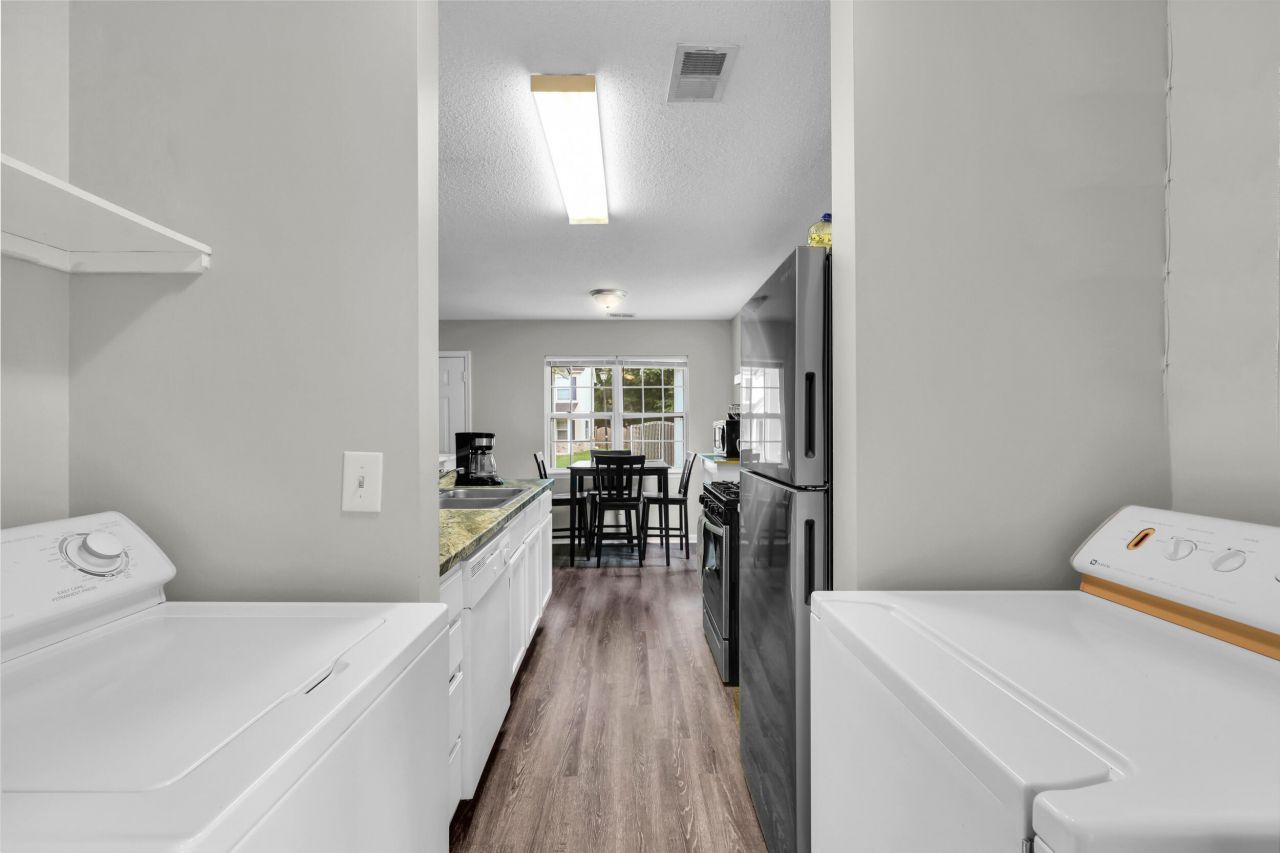 43 Woodleaf Court Photo 9