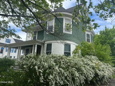 4 Watson Place, Utica, NY 13501