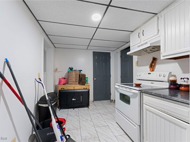 203 E Maple Street, Hartville, OH 44632 Photo 10