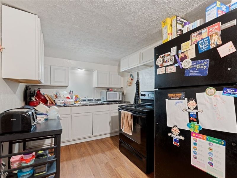 203 E Maple Street, Hartville, OH 44632 Photo 19