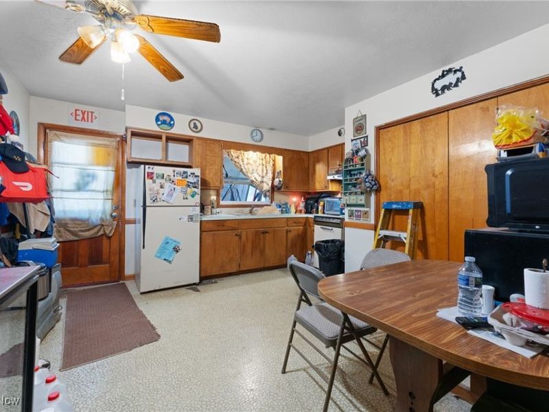 203 E Maple Street, Hartville, OH 44632 Photo 32