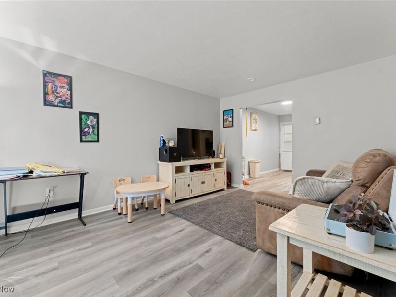 203 E Maple Street, Hartville, OH 44632 Photo 37