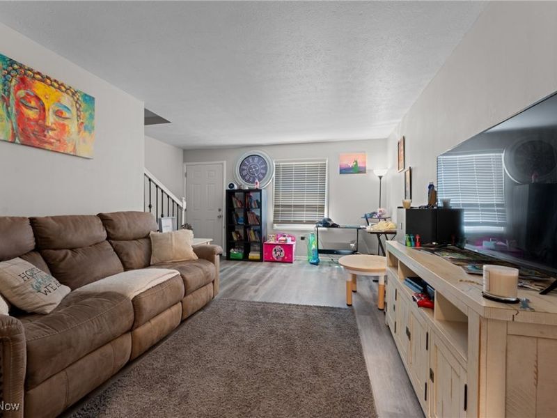 203 E Maple Street, Hartville, OH 44632 Photo 38