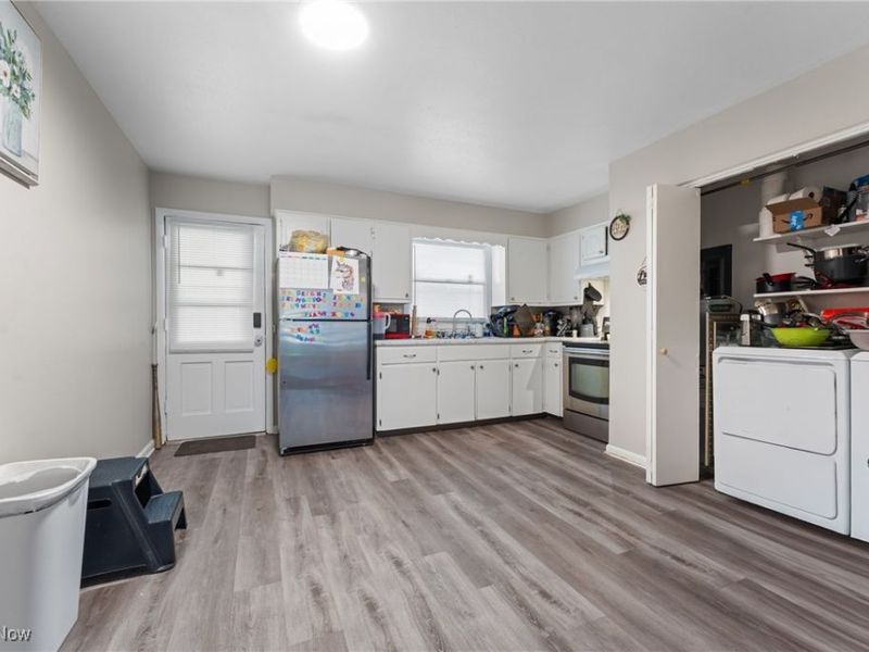 203 E Maple Street, Hartville, OH 44632 Photo 39