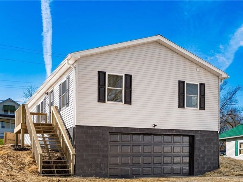 260 Zanesville, Roseville, OH 43777 Photo 2