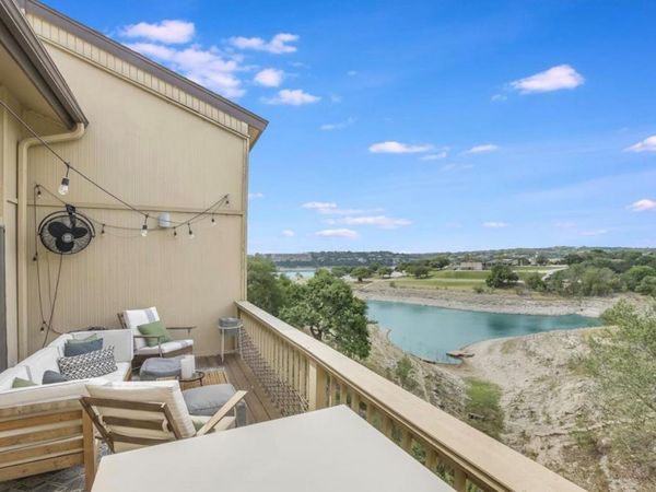 325 Venture BLVD S, Point Venture, TX 78645