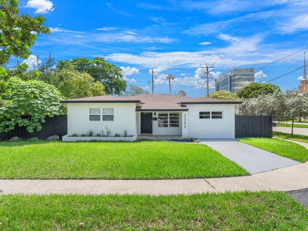 3262 Pierce Street, Hollywood, FL 33021