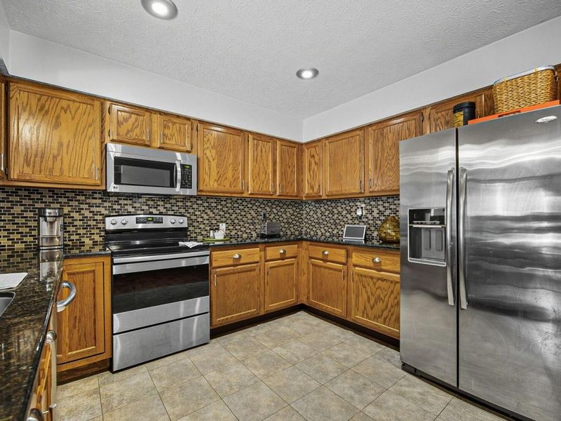 1350 Azalea Drive, Reynoldsburg, OH 43068 Photo 11