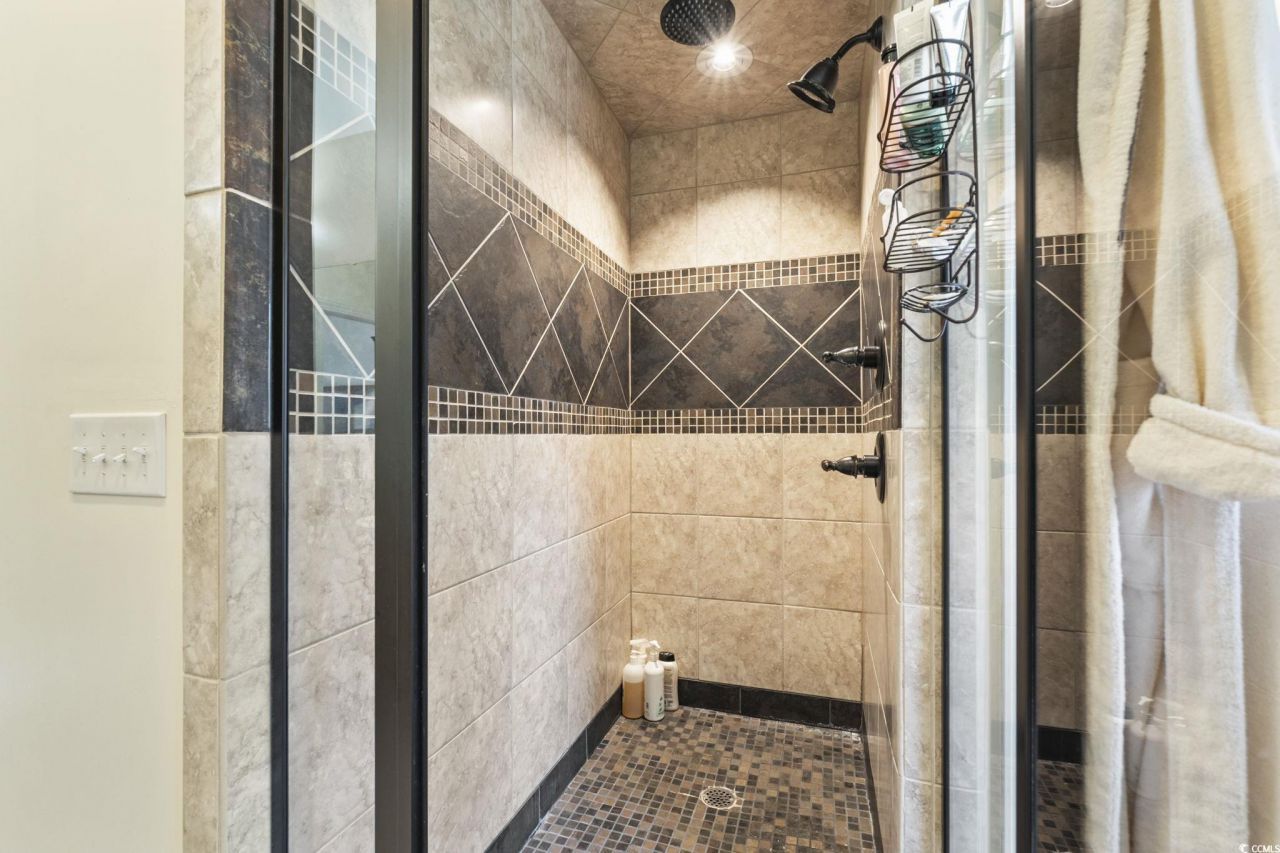 6200 Longwood Dr. Photo 11