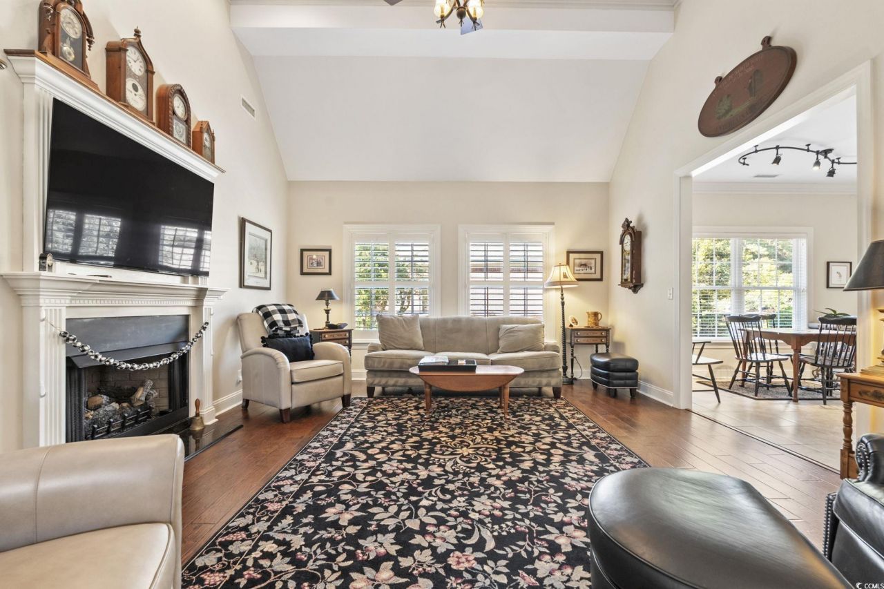 6200 Longwood Dr. Photo 13