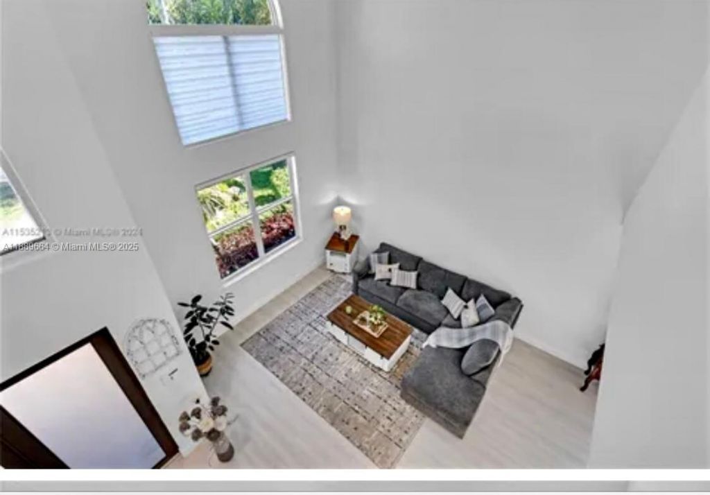 12071 SW 1st St, Miami, FL 33184 Photo