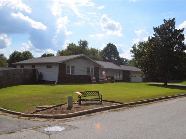 1600 Brentwood Drive, Harrison, AR 72601