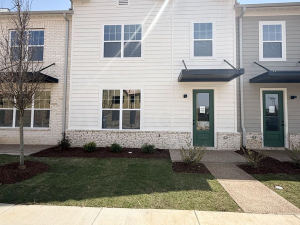 3048 PORTAGE DR, Bartlett, TN 38135