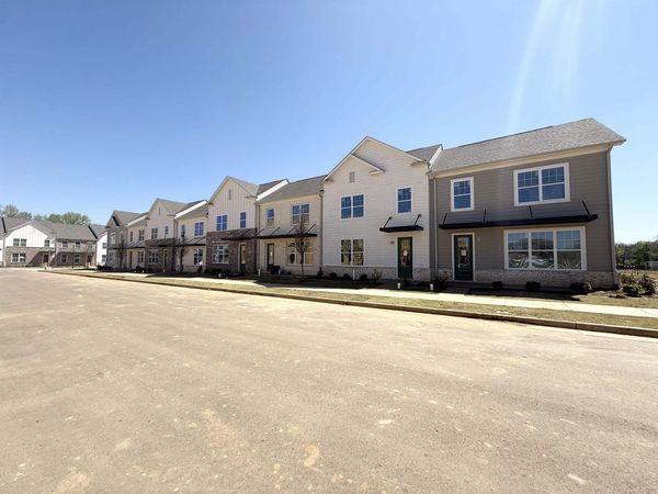 3048 PORTAGE DR, Bartlett, TN 38135