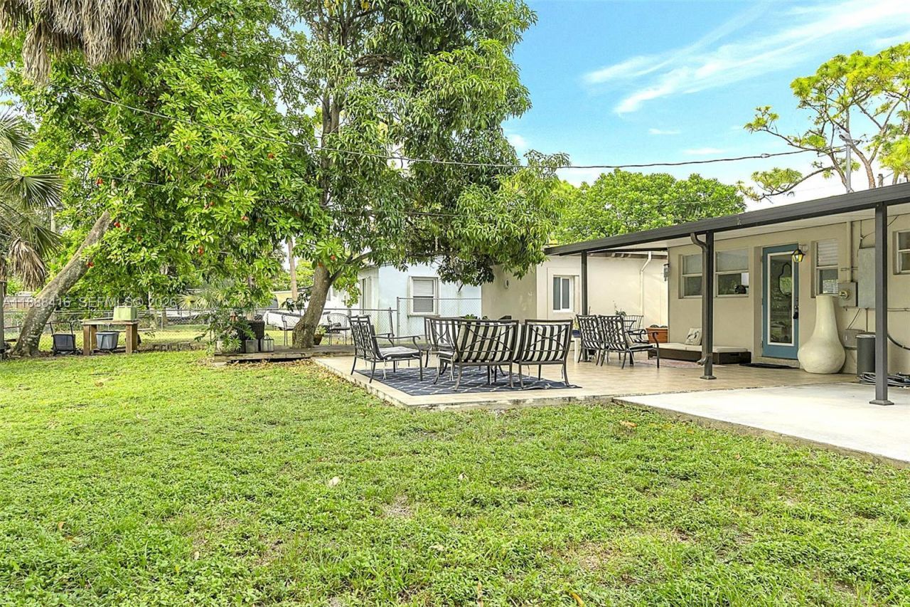 139 SW 21st Way, Fort Lauderdale, FL 33312 Photo