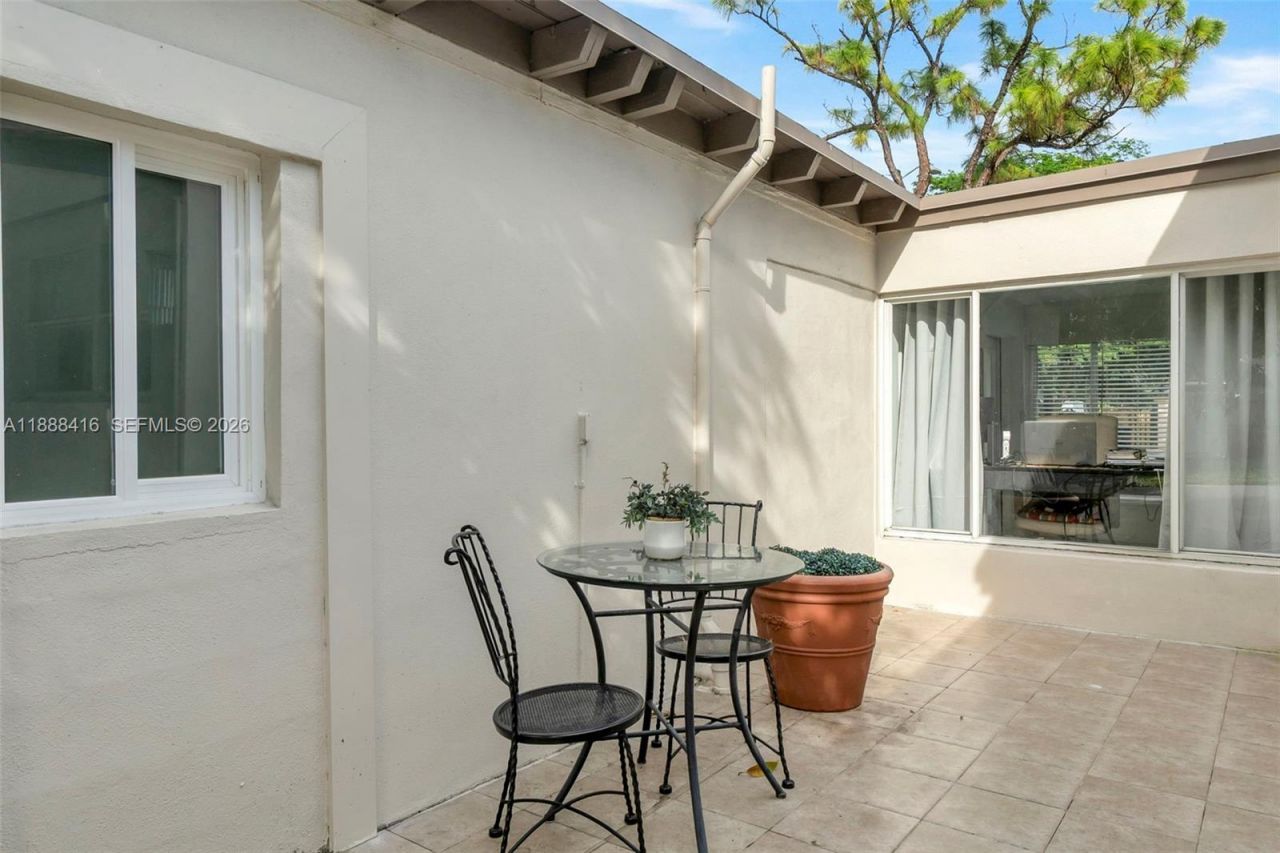 139 SW 21st Way, Fort Lauderdale, FL 33312 Photo