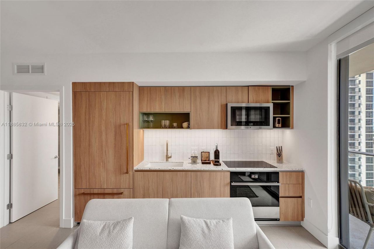 159 NE 6th St, Unit 3302, Miami, FL 33132 Photo