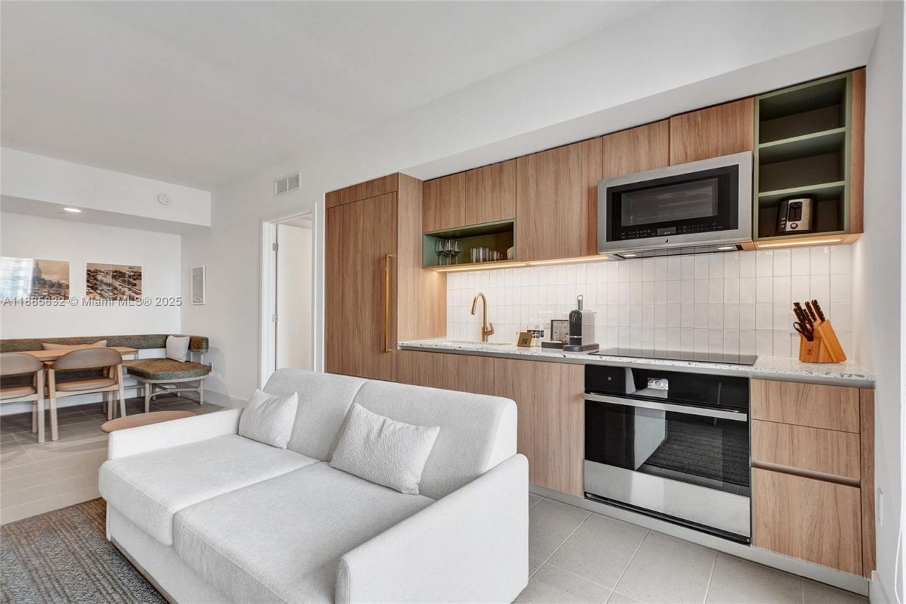 159 NE 6th St, Unit 3302, Miami, FL 33132 Photo