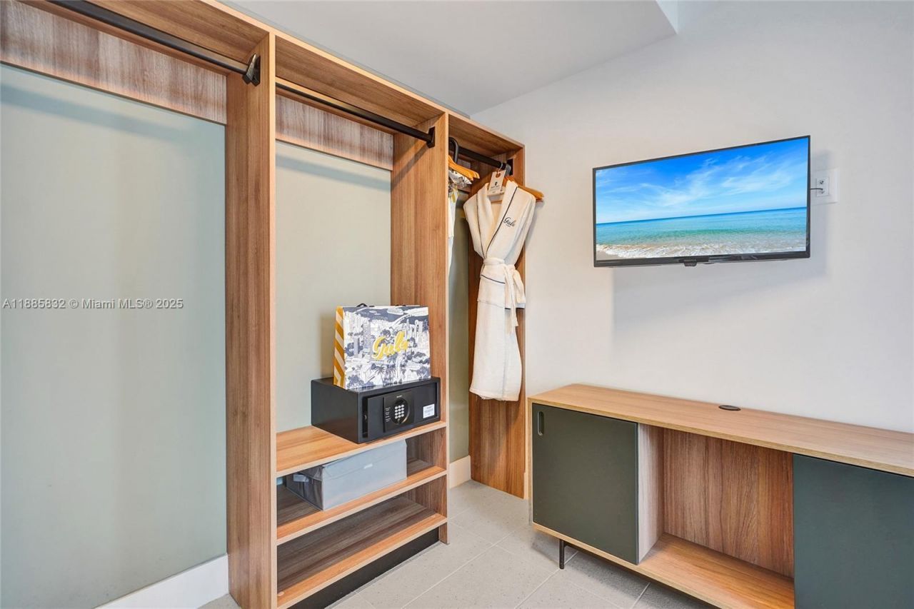 159 NE 6th St, Unit 3302, Miami, FL 33132 Photo