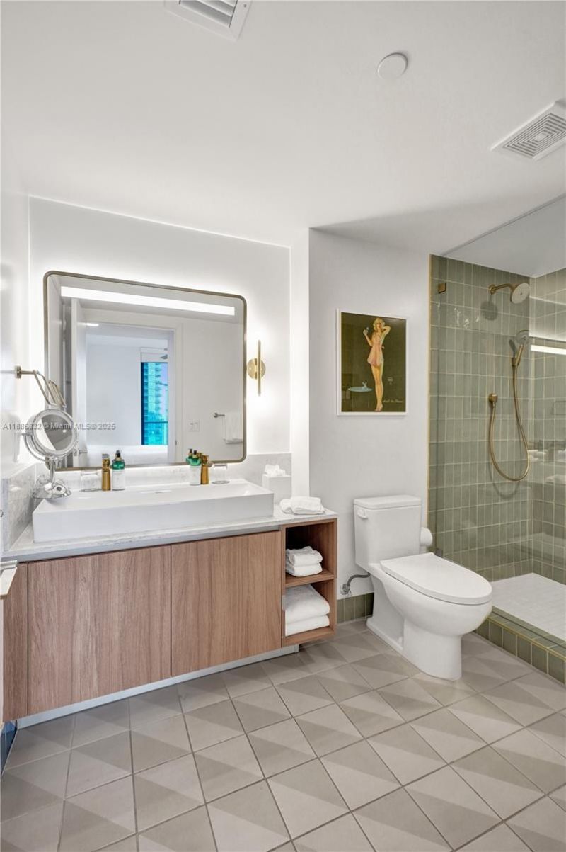 159 NE 6th St, Unit 3302, Miami, FL 33132 Photo