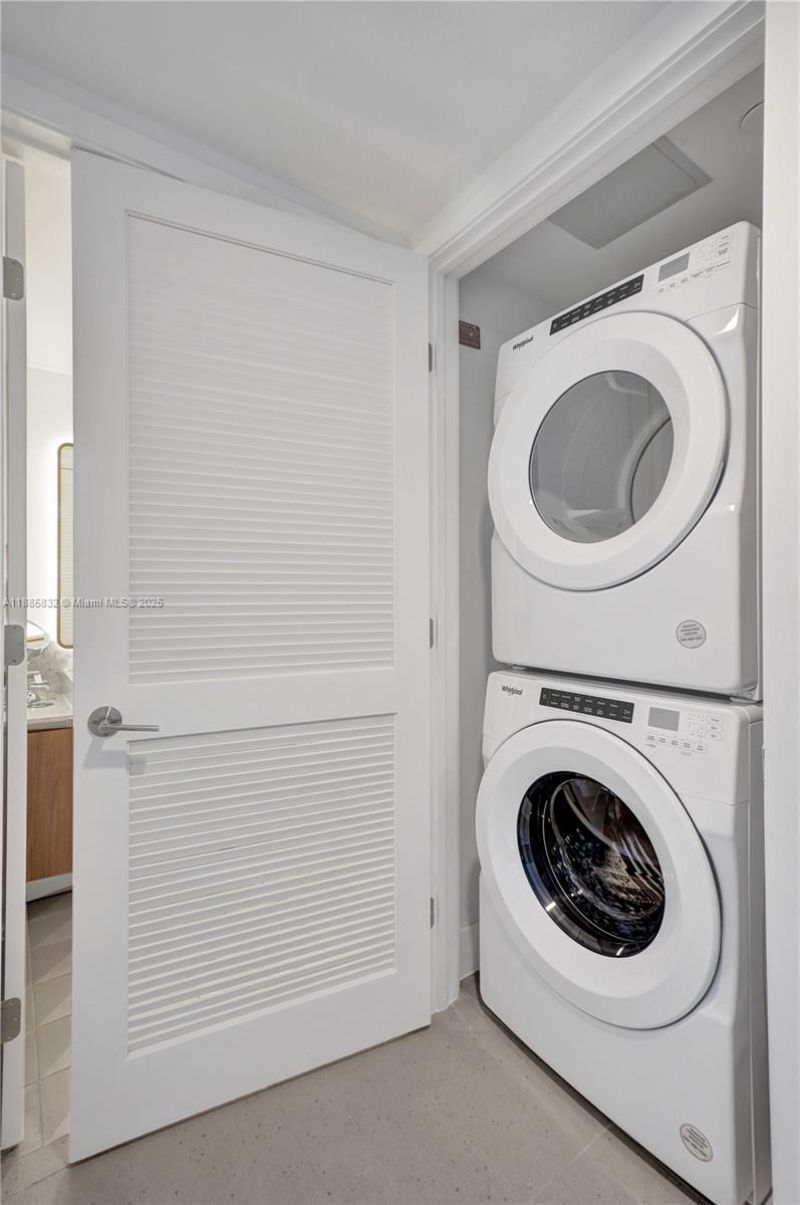 159 NE 6th St, Unit 3302, Miami, FL 33132 Photo