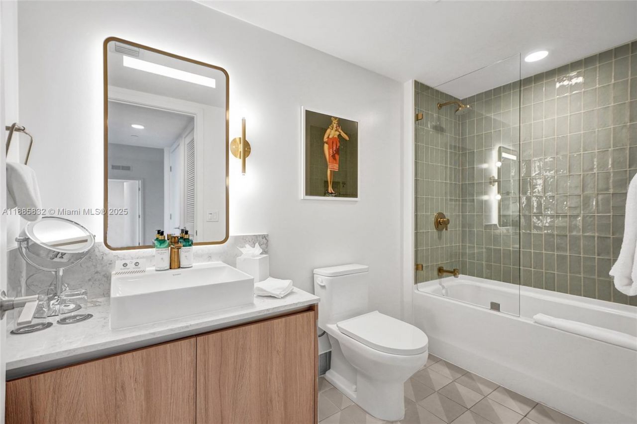 159 NE 6th St, Unit 3302, Miami, FL 33132 Photo