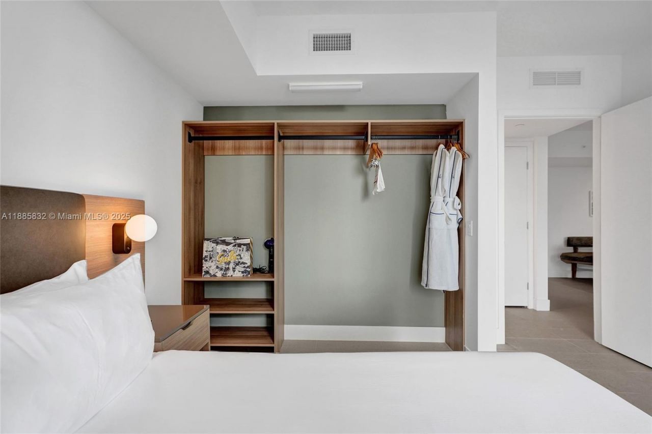 159 NE 6th St, Unit 3302, Miami, FL 33132 Photo