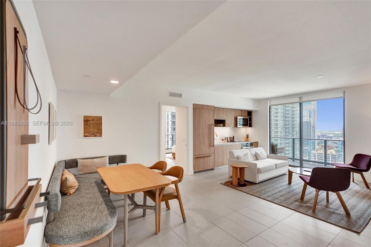 159 NE 6th St, Unit 3302, Miami, FL 33132 Photo