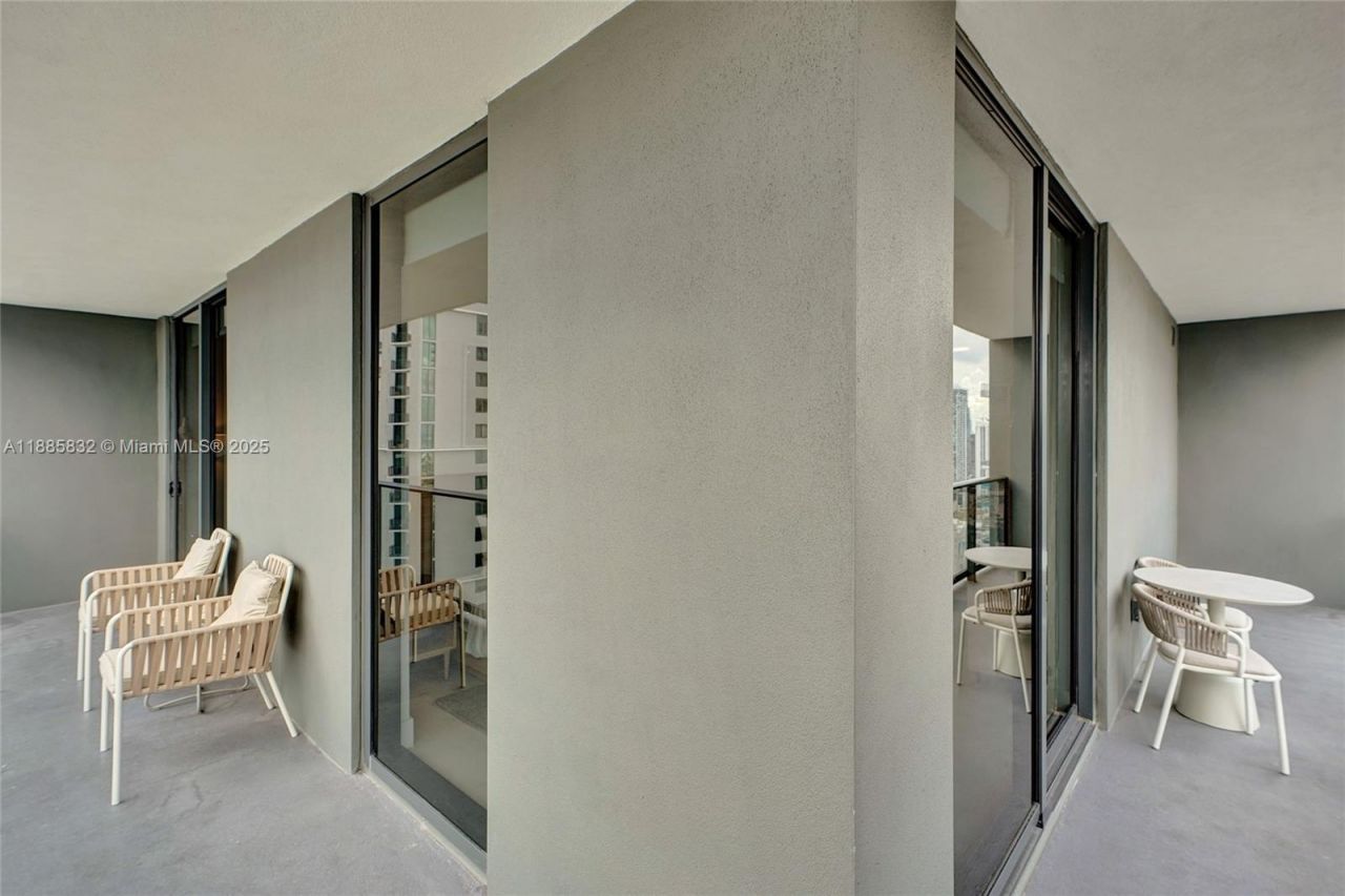 159 NE 6th St, Unit 3302, Miami, FL 33132 Photo