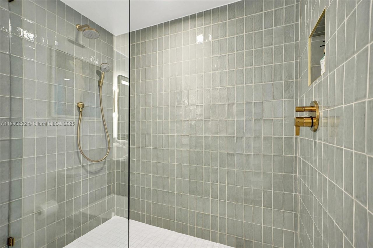 159 NE 6th St, Unit 3302, Miami, FL 33132 Photo