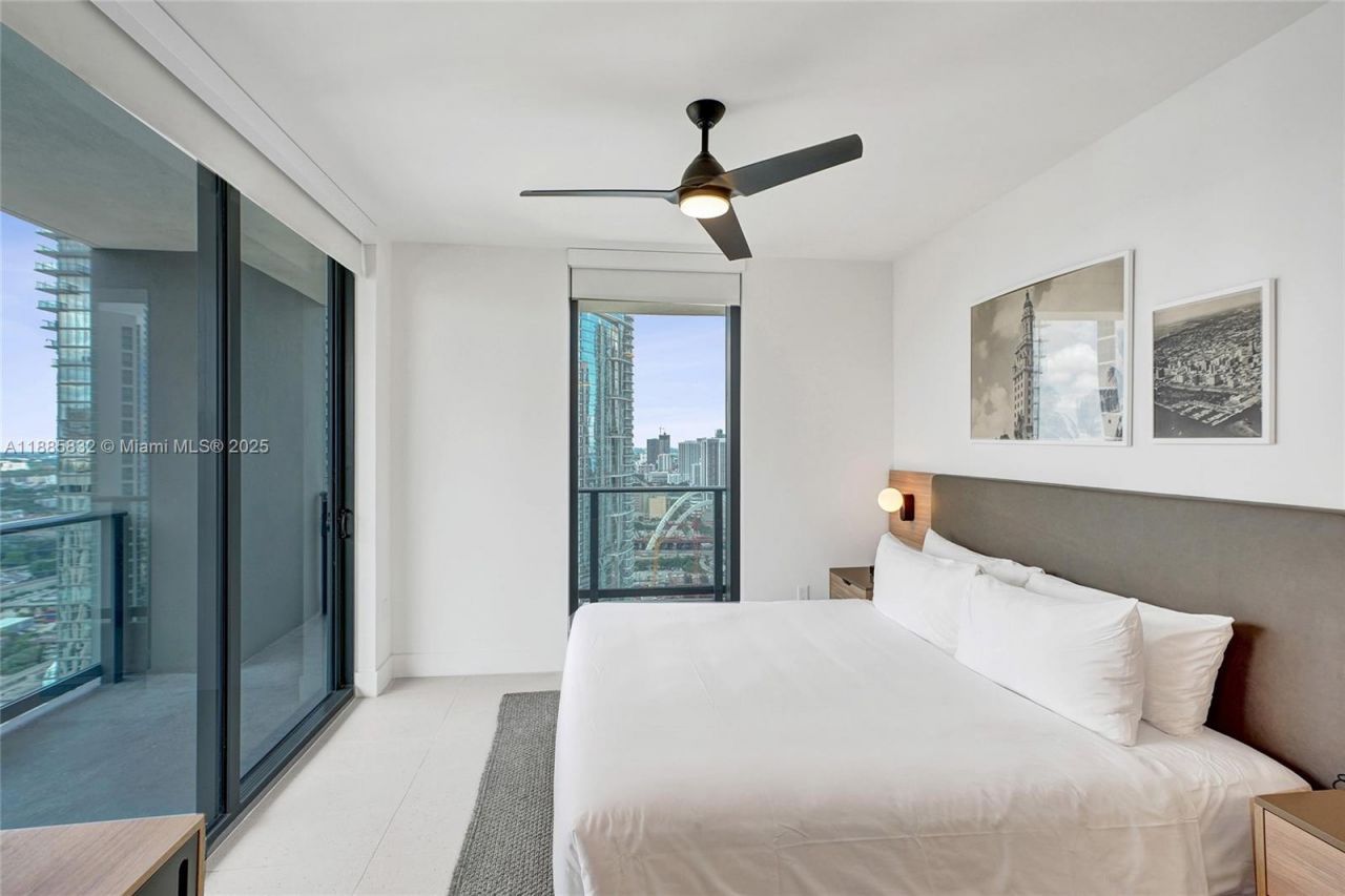 159 NE 6th St, Unit 3302, Miami, FL 33132 Photo