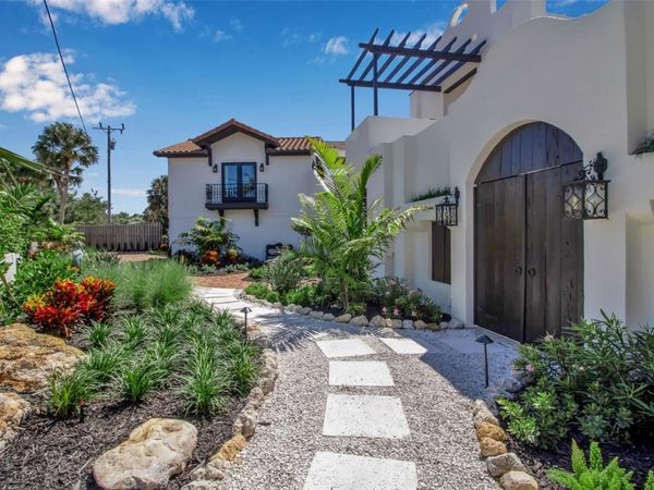 121 N CASEY KEY ROAD, OSPREY, FL 34229