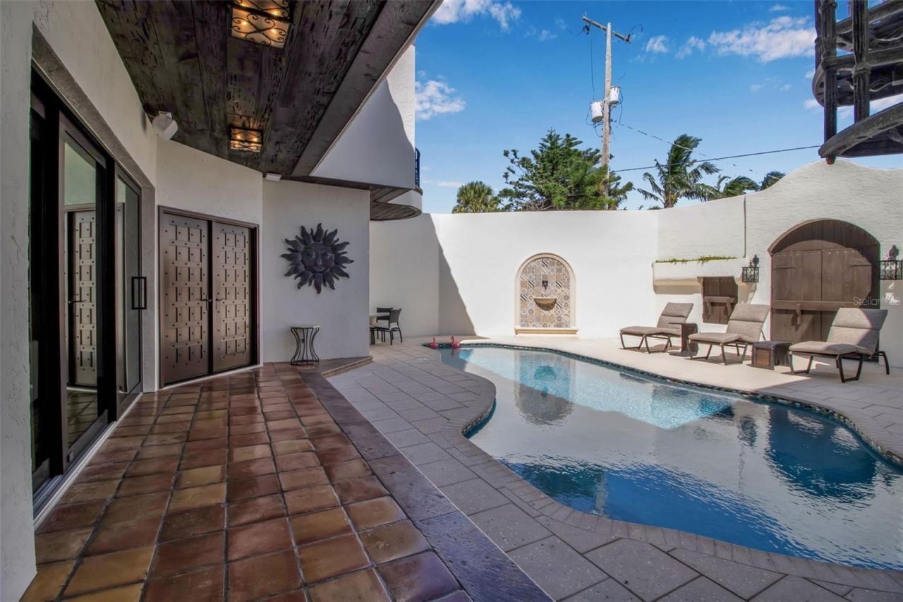 121 N Casey Key Road, Osprey, FL 34229 Photo