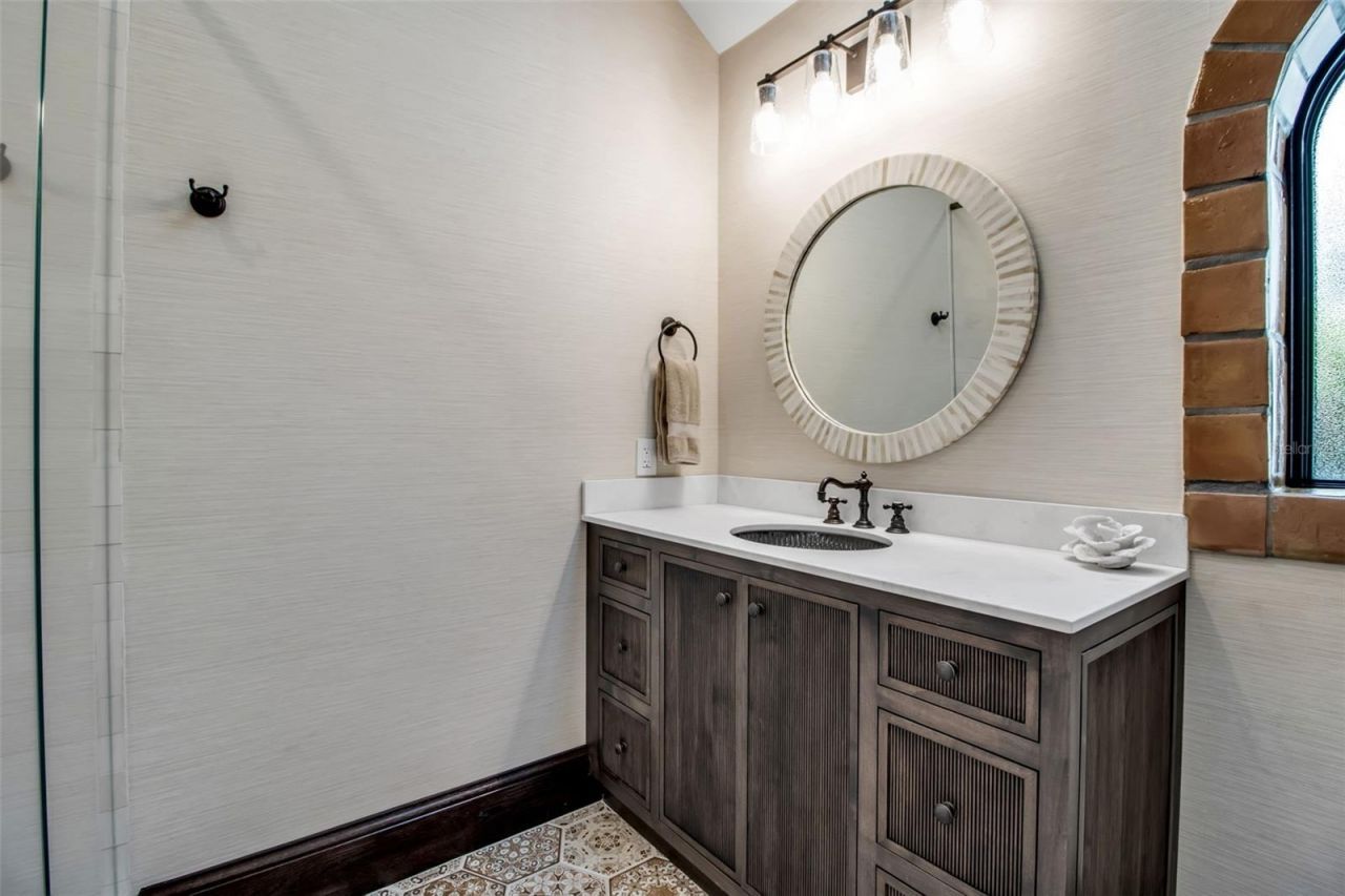 121 N Casey Key Road, Osprey, FL 34229 Photo
