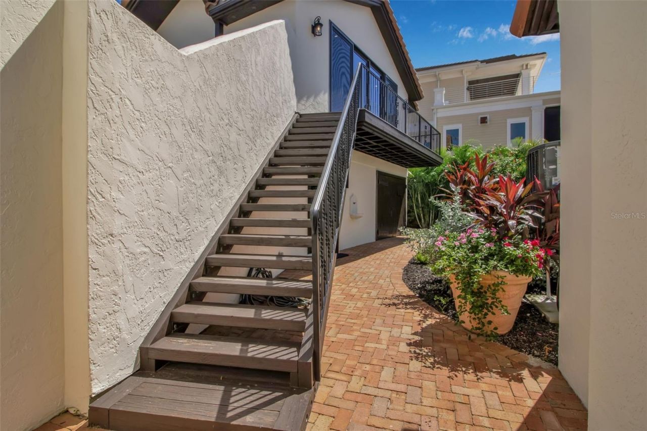 121 N Casey Key Road, Osprey, FL 34229 Photo