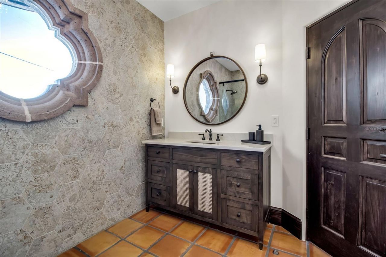 121 N Casey Key Road, Osprey, FL 34229 Photo