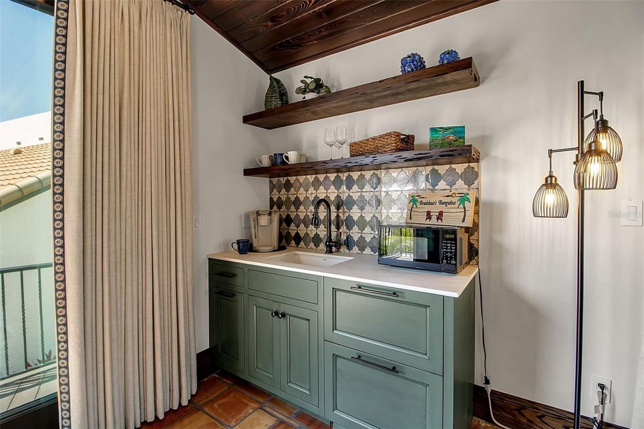 121 N Casey Key Road, Osprey, FL 34229 Photo