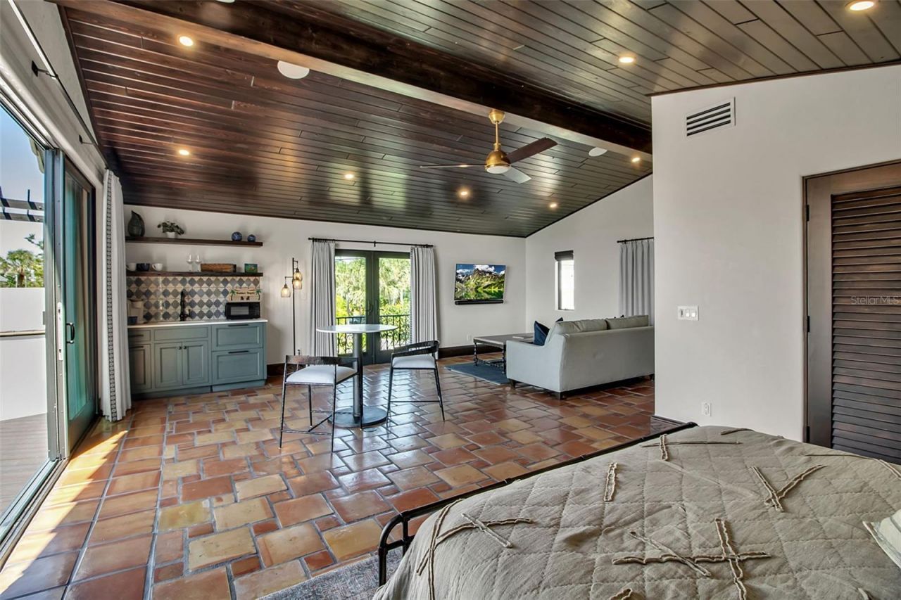 121 N Casey Key Road, Osprey, FL 34229 Photo