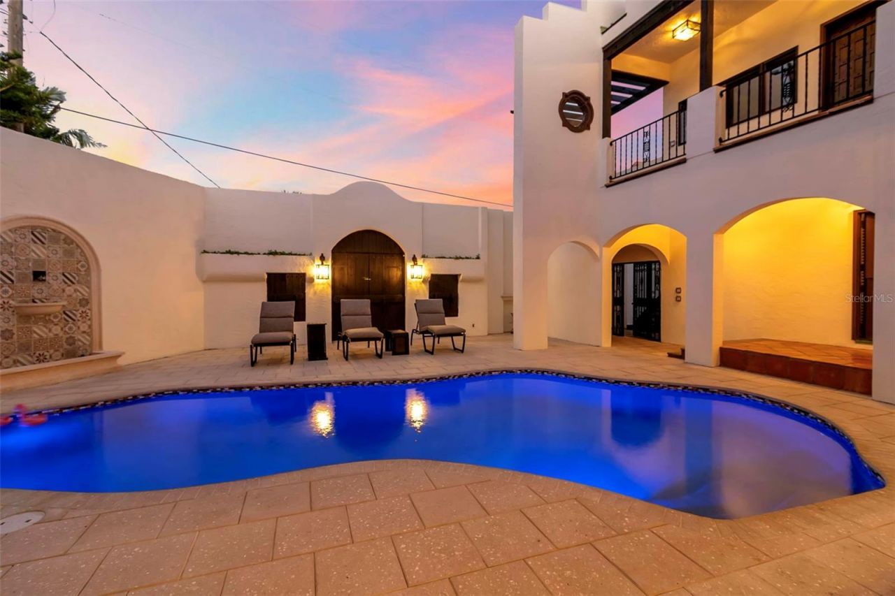 121 N Casey Key Road, Osprey, FL 34229 Photo