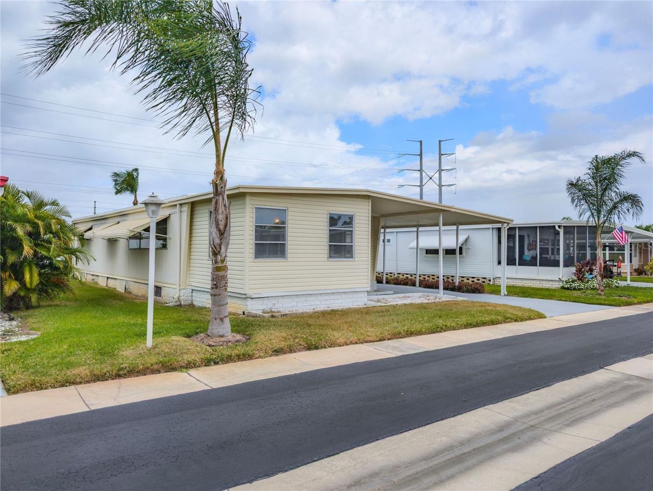 217 Seagull Drive, Tarpon Springs, FL 34689 Photo