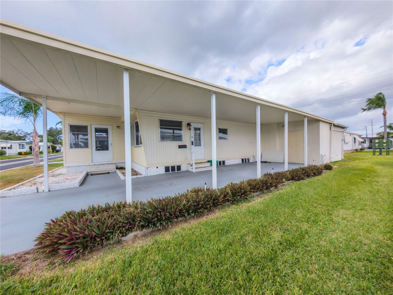 217 Seagull Drive, Tarpon Springs, FL 34689 Photo