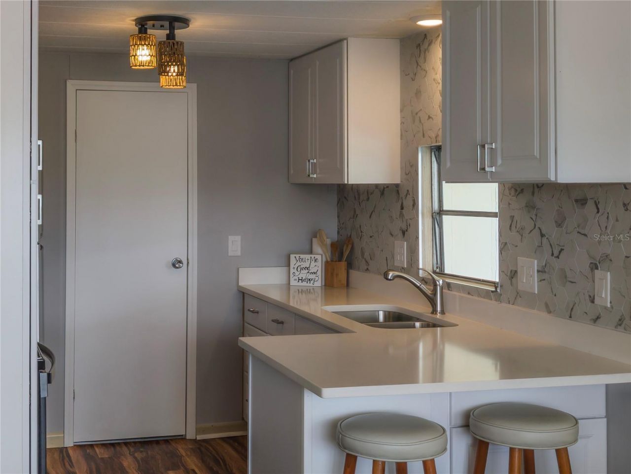 217 Seagull Drive, Tarpon Springs, FL 34689 Photo