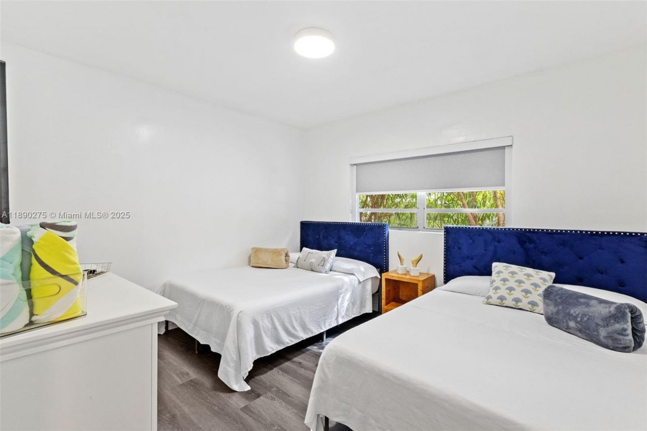 6355 SW 30th St, Miami, FL 33155 Photo