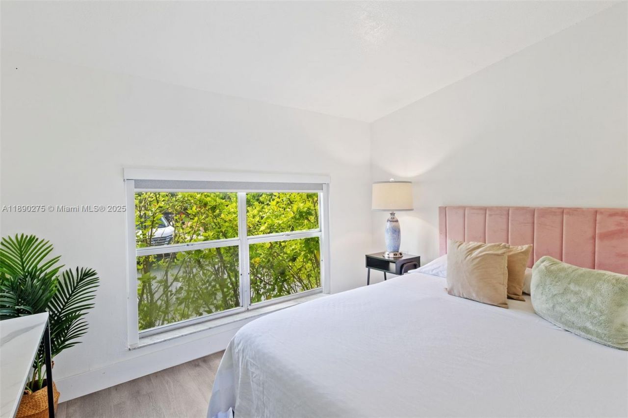 6355 SW 30th St, Miami, FL 33155 Photo