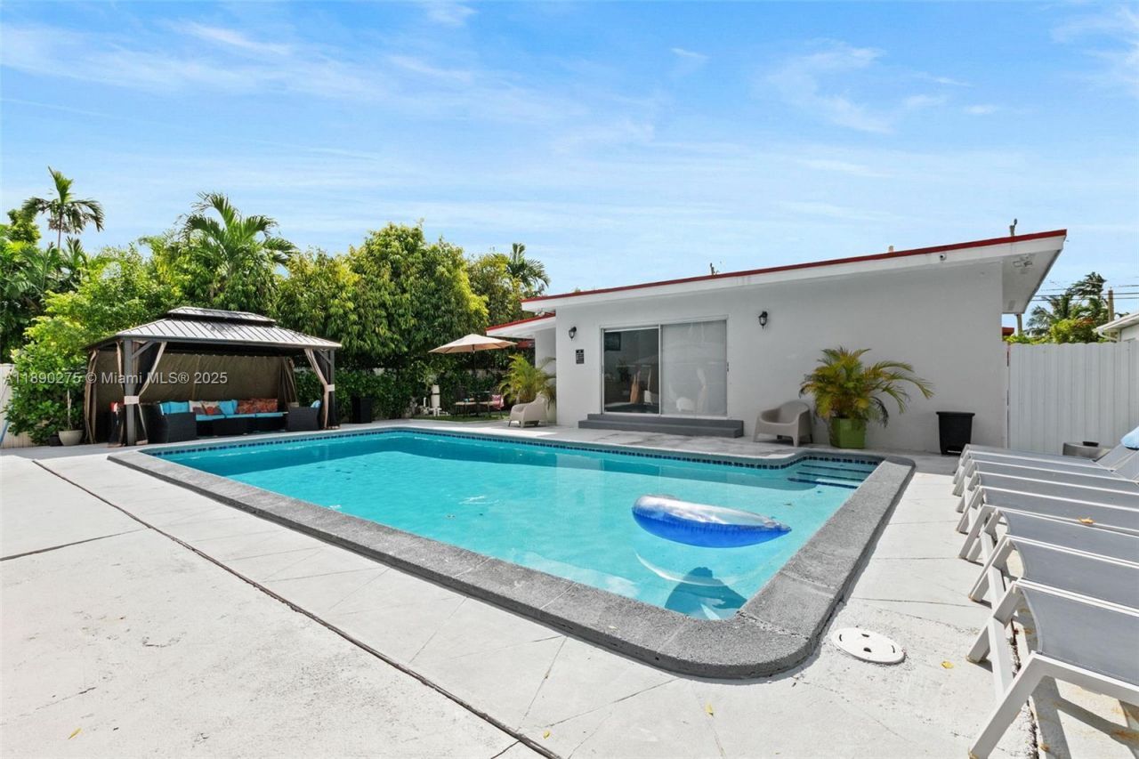 6355 SW 30th St, Miami, FL 33155 Photo