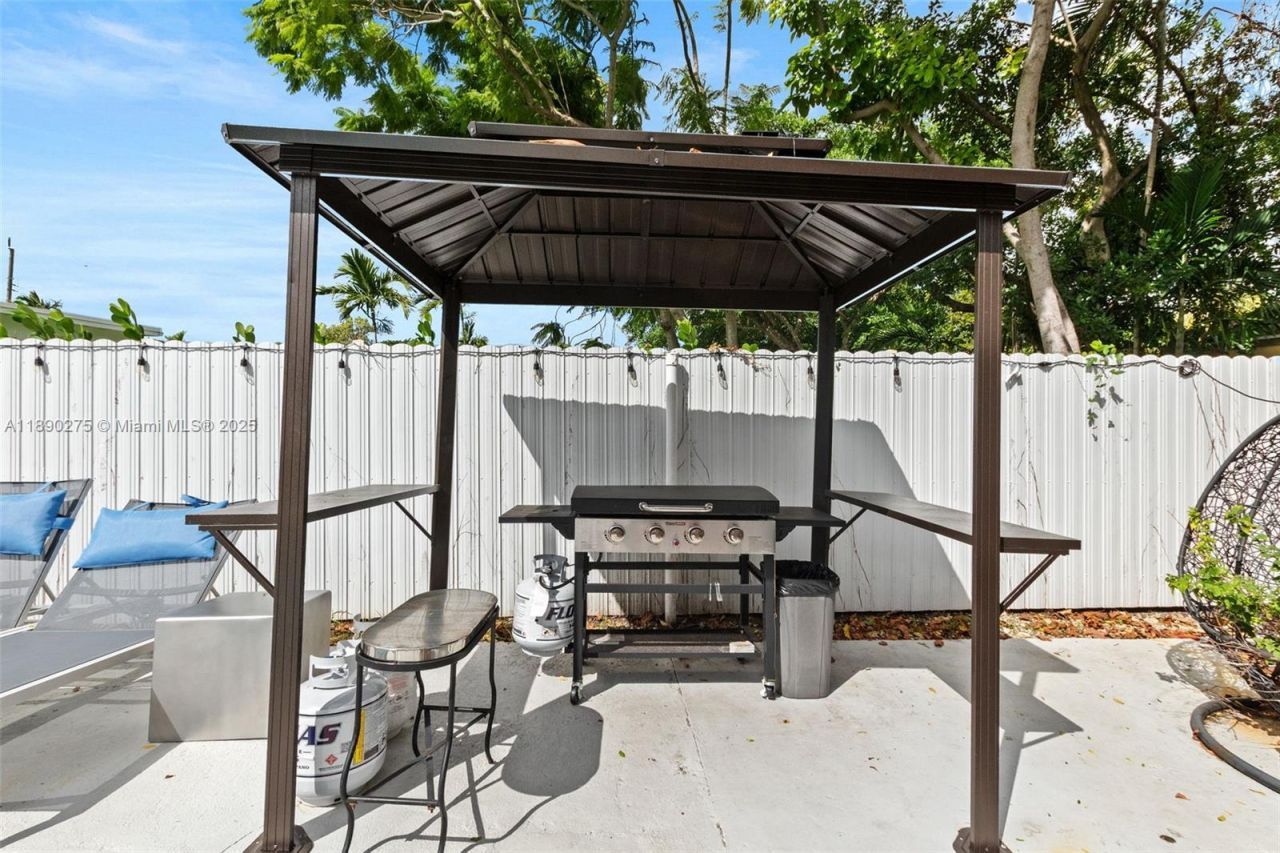 6355 SW 30th St, Miami, FL 33155 Photo