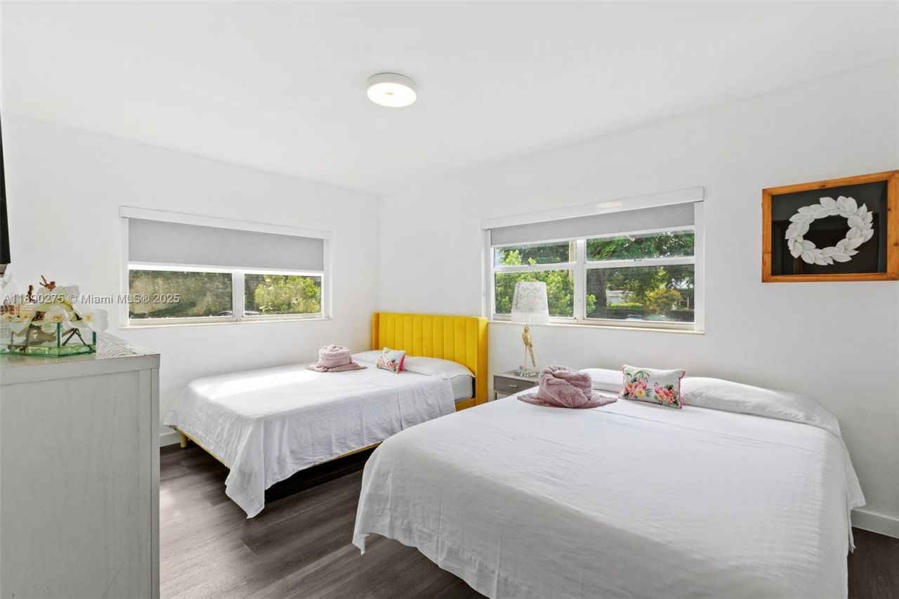 6355 SW 30th St, Miami, FL 33155 Photo