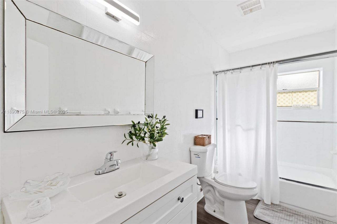 6355 SW 30th St, Miami, FL 33155 Photo