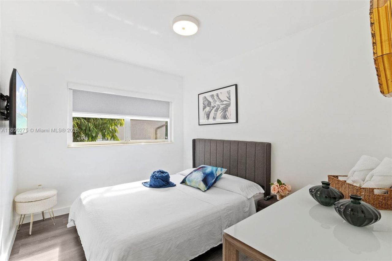 6355 SW 30th St, Miami, FL 33155 Photo